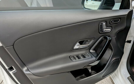 Mercedes-Benz A-Класс, 2020 год, 2 750 000 рублей, 19 фотография