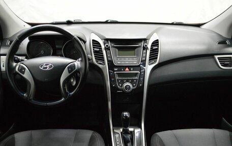 Hyundai i30 II рестайлинг, 2015 год, 999 000 рублей, 13 фотография
