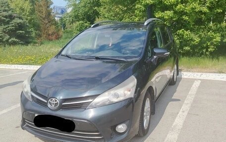 Toyota Verso I, 2014 год, 1 500 000 рублей, 3 фотография