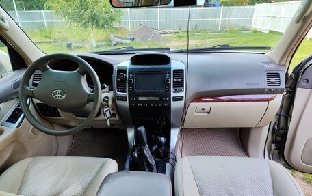 Toyota Land Cruiser Prado 120 рестайлинг, 2005 год, 1 600 000 рублей, 10 фотография