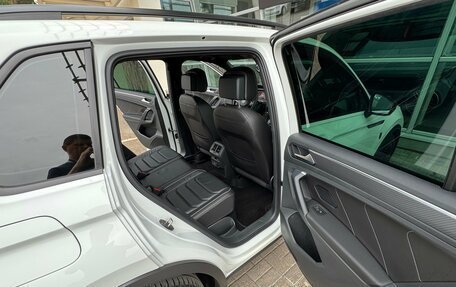 Volkswagen Tiguan II, 2021 год, 4 590 000 рублей, 38 фотография