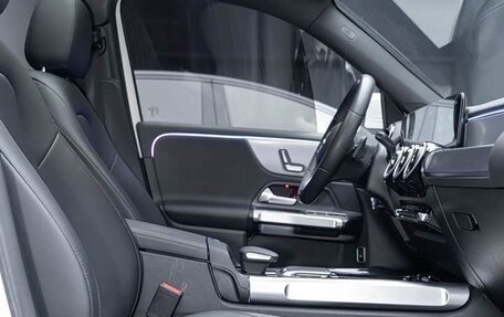 Mercedes-Benz GLB, 2021 год, 2 600 000 рублей, 16 фотография