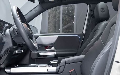 Mercedes-Benz GLB, 2021 год, 2 600 000 рублей, 17 фотография