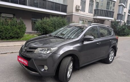 Toyota RAV4, 2014 год, 2 000 000 рублей, 4 фотография