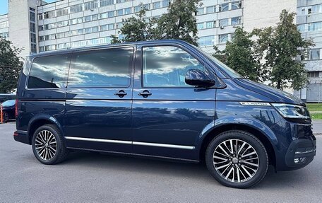 Volkswagen Multivan T6 рестайлинг, 2022 год, 7 450 000 рублей, 5 фотография