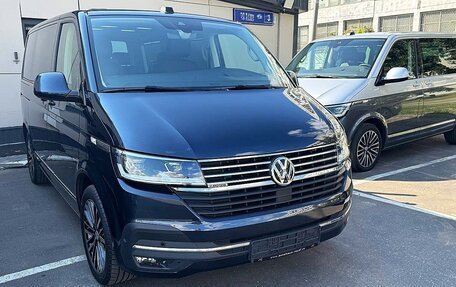 Volkswagen Multivan T6 рестайлинг, 2022 год, 7 450 000 рублей, 4 фотография