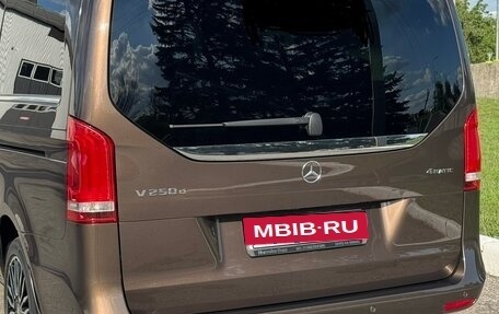 Mercedes-Benz V-Класс, 2016 год, 4 700 000 рублей, 4 фотография