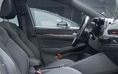 Volkswagen Golf VIII, 2022 год, 1 950 000 рублей, 16 фотография