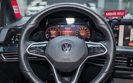 Volkswagen Golf VIII, 2022 год, 1 950 000 рублей, 10 фотография