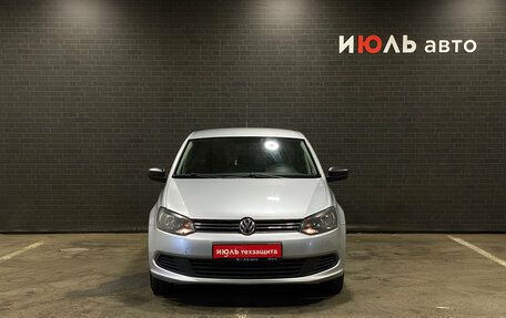 Volkswagen Polo VI (EU Market), 2011 год, 700 000 рублей, 2 фотография