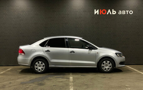Volkswagen Polo VI (EU Market), 2011 год, 700 000 рублей, 4 фотография