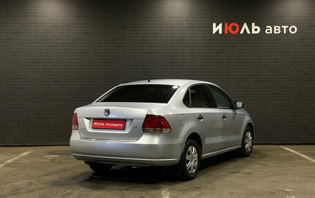 Volkswagen Polo VI (EU Market), 2011 год, 700 000 рублей, 5 фотография