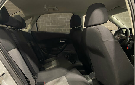 Volkswagen Polo VI (EU Market), 2011 год, 700 000 рублей, 10 фотография