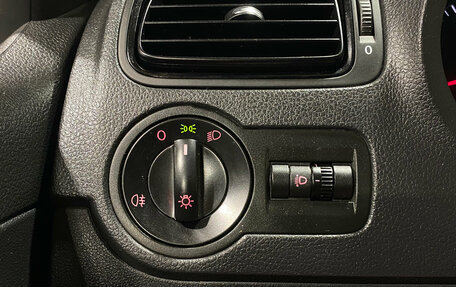 Volkswagen Polo VI (EU Market), 2011 год, 700 000 рублей, 15 фотография