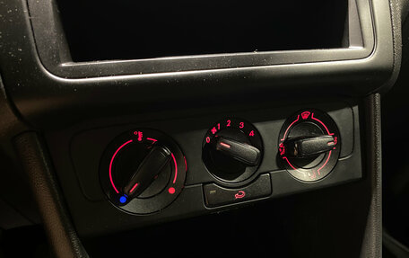 Volkswagen Polo VI (EU Market), 2011 год, 700 000 рублей, 12 фотография