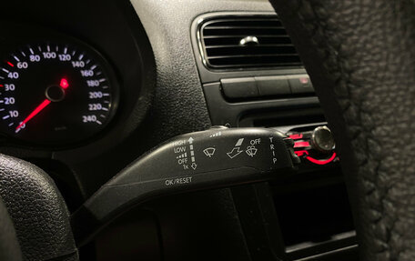 Volkswagen Polo VI (EU Market), 2011 год, 700 000 рублей, 17 фотография