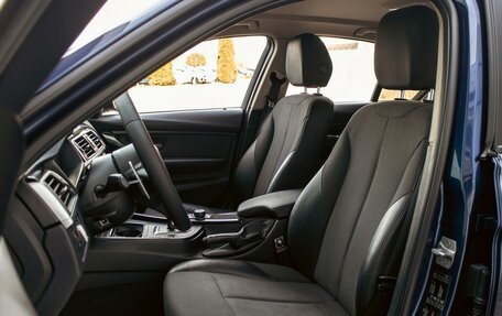 BMW 3 серия, 2018 год, 2 055 000 рублей, 20 фотография