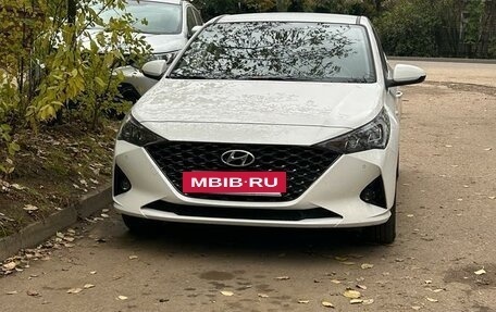 Hyundai Solaris II рестайлинг, 2022 год, 1 600 000 рублей, 2 фотография