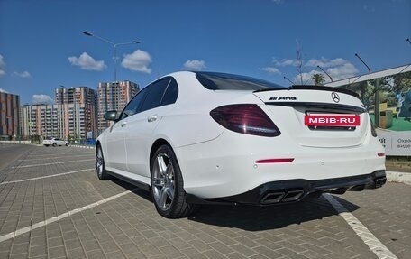 Mercedes-Benz E-Класс, 2017 год, 2 800 000 рублей, 11 фотография