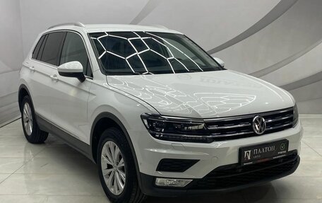 Volkswagen Tiguan II, 2017 год, 2 169 000 рублей, 3 фотография