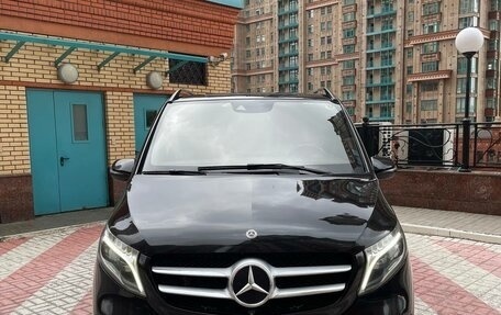 Mercedes-Benz V-Класс, 2019 год, 5 700 000 рублей, 5 фотография