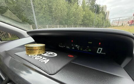 Toyota Prius Alpha I (ZVW40/41), 2014 год, 1 650 000 рублей, 5 фотография