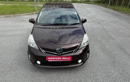 Toyota Prius Alpha I (ZVW40/41), 2014 год, 1 650 000 рублей, 2 фотография