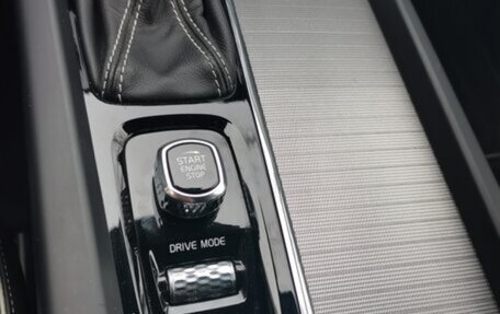 Volvo XC60 II, 2018 год, 2 750 000 рублей, 7 фотография
