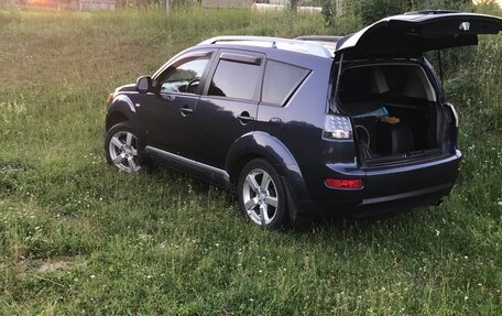 Mitsubishi Outlander III рестайлинг 3, 2007 год, 1 050 000 рублей, 9 фотография