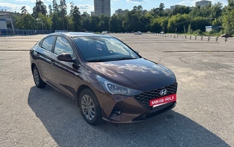 Hyundai Solaris II рестайлинг, 2022 год, 1 870 000 рублей, 2 фотография