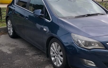 Opel Astra J, 2010 год, 825 000 рублей, 3 фотография