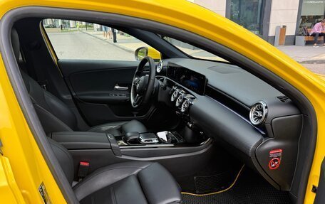 Mercedes-Benz A-Класс, 2019 год, 2 090 000 рублей, 14 фотография