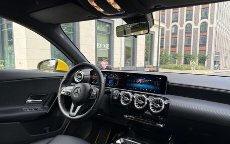Mercedes-Benz A-Класс, 2019 год, 2 090 000 рублей, 13 фотография