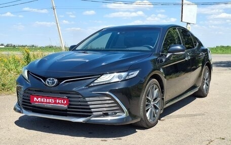 Toyota Camry, 2023 год, 3 205 000 рублей, 1 фотография
