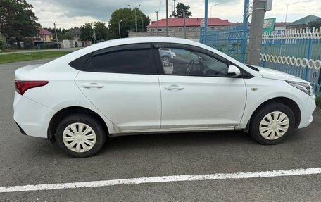 Hyundai Solaris II рестайлинг, 2018 год, 750 000 рублей, 4 фотография