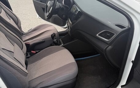 Hyundai Solaris II рестайлинг, 2018 год, 750 000 рублей, 10 фотография