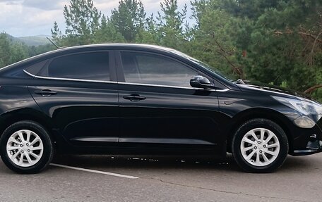 Hyundai Solaris II рестайлинг, 2021 год, 1 930 000 рублей, 8 фотография