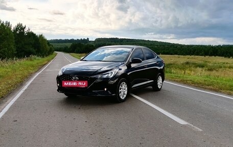 Hyundai Solaris II рестайлинг, 2021 год, 1 930 000 рублей, 3 фотография