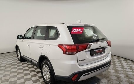 Mitsubishi Outlander III рестайлинг 3, 2019 год, 1 999 000 рублей, 7 фотография