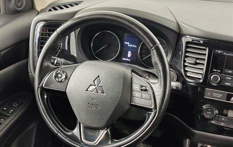 Mitsubishi Outlander III рестайлинг 3, 2019 год, 1 999 000 рублей, 21 фотография