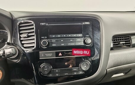 Mitsubishi Outlander III рестайлинг 3, 2019 год, 1 999 000 рублей, 15 фотография