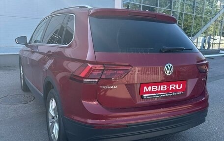Volkswagen Tiguan II, 2018 год, 2 720 000 рублей, 3 фотография