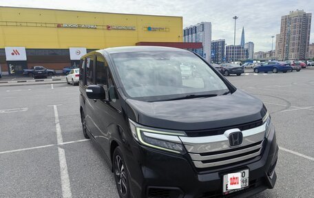 Honda Stepwgn IV, 2020 год, 2 180 000 рублей, 2 фотография