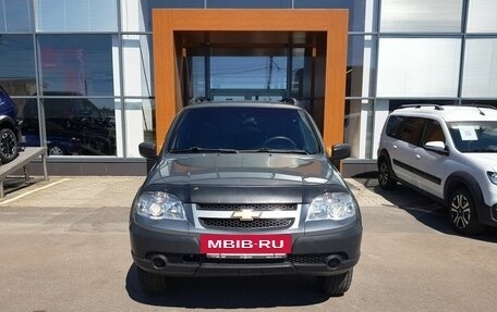 Chevrolet Niva I рестайлинг, 2019 год, 869 000 рублей, 2 фотография