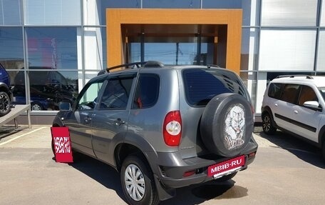 Chevrolet Niva I рестайлинг, 2019 год, 869 000 рублей, 7 фотография