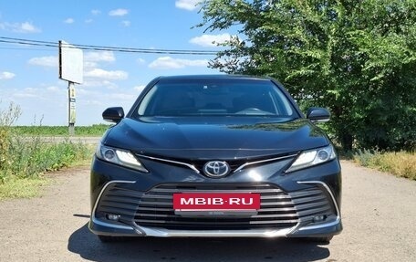Toyota Camry, 2023 год, 3 205 000 рублей, 2 фотография