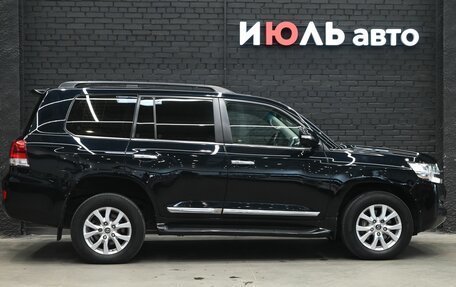 Toyota Land Cruiser 200, 2015 год, 5 500 000 рублей, 10 фотография