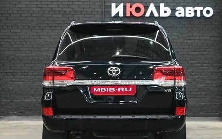 Toyota Land Cruiser 200, 2015 год, 5 500 000 рублей, 6 фотография