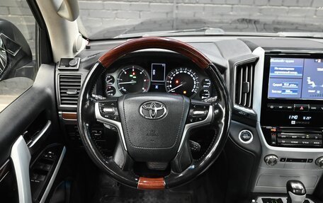 Toyota Land Cruiser 200, 2015 год, 5 500 000 рублей, 20 фотография