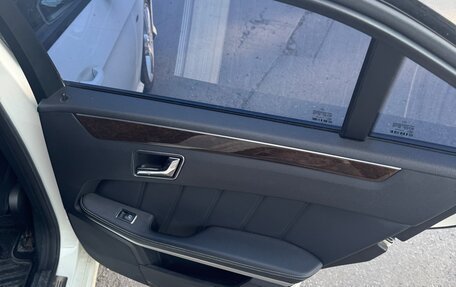 Mercedes-Benz E-Класс, 2011 год, 1 360 000 рублей, 13 фотография